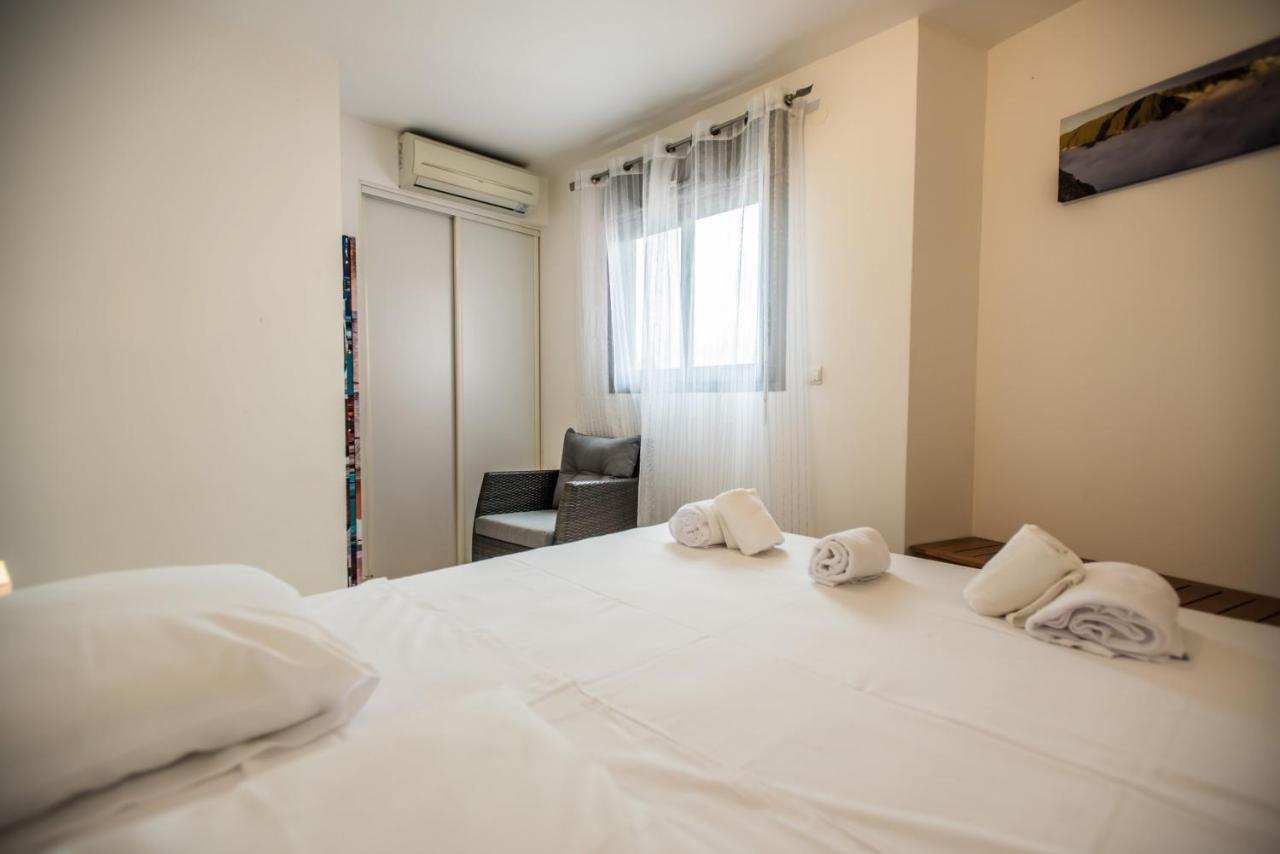 Appartement Le Paille En Queue 圣皮埃尔 外观 照片