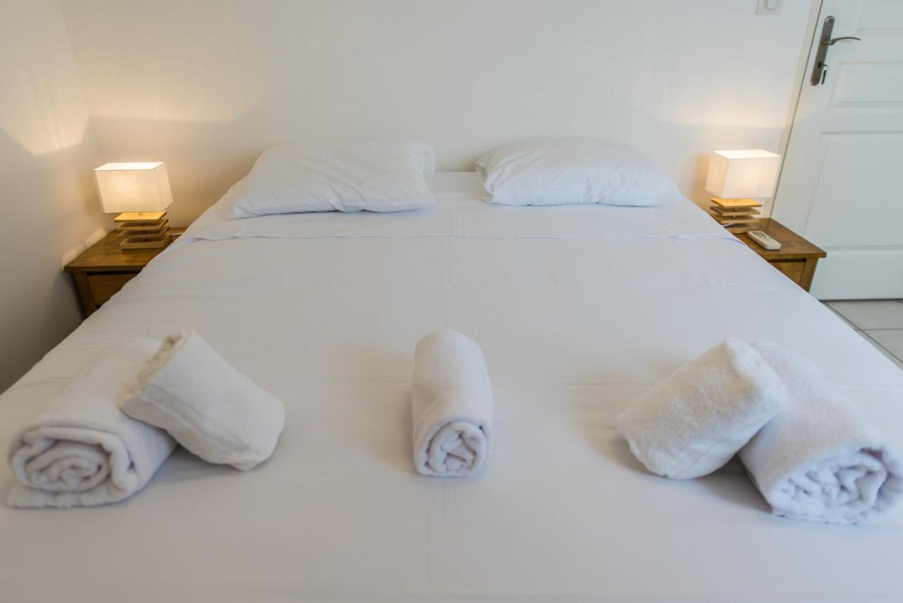Appartement Le Paille En Queue 圣皮埃尔 外观 照片